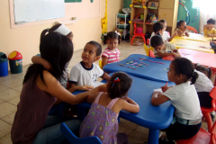 Imparting a lesson on sustainable citizenship in Galapagos on behalf of the Ministry for Social and Economic Inclusion, Ecuador